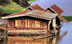 Les maisons traditionnelles sur l'eau